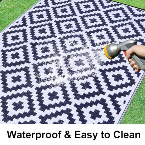 Black & Beige 5x8 ft Reversible Plastic Straw Outdoor Rug C9075