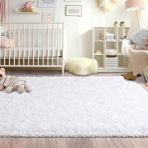 White 4x6 Feet Shaggy Area Rug F832