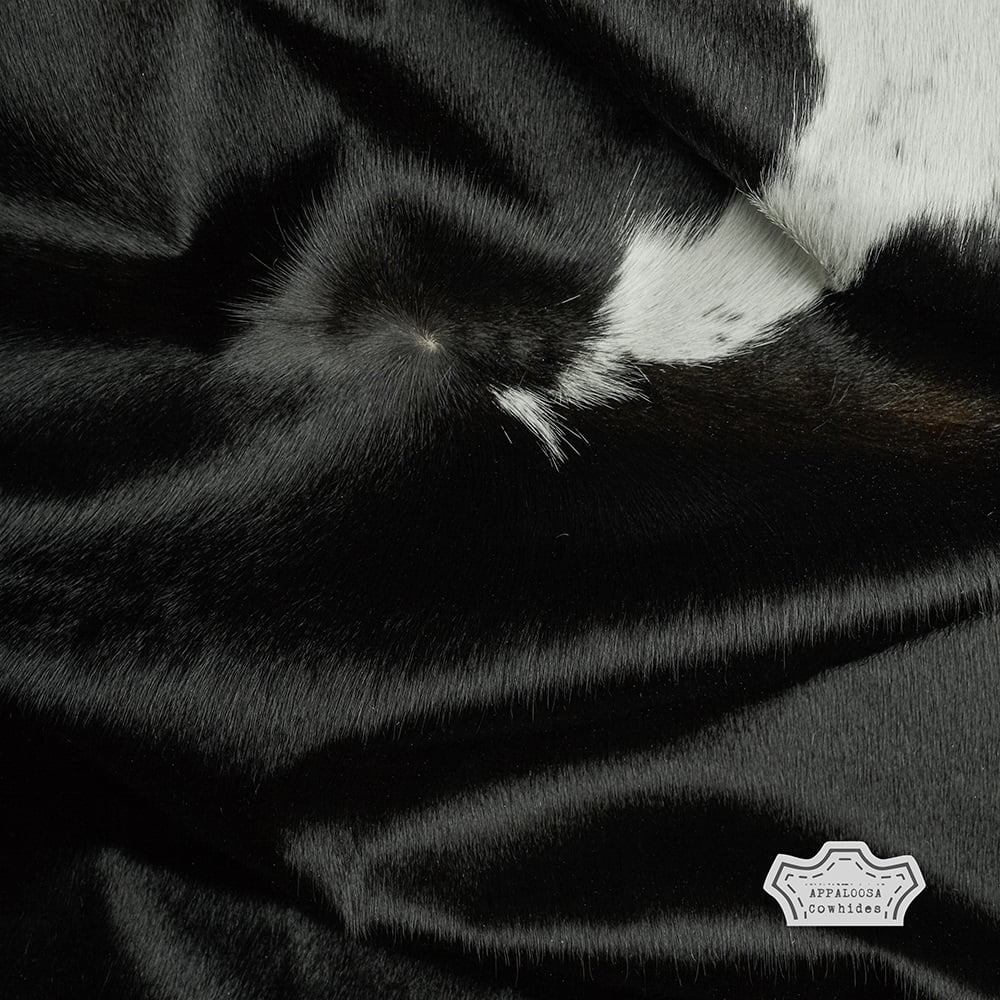Medium 5' x 7' Genuine Leather Cowhide Rug W42426